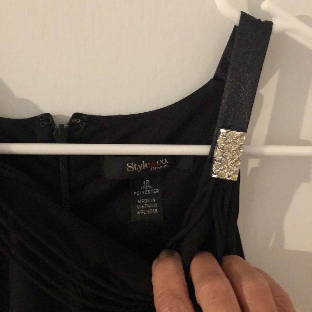 Black cocktail dress. - Picture 5 of 5
